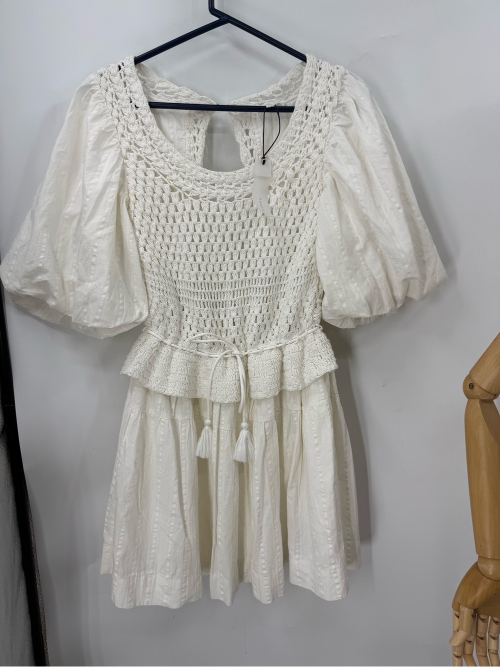 A Loves A 100% cotton cream Crochet Puff bubble Sleeve Mini Dress. S